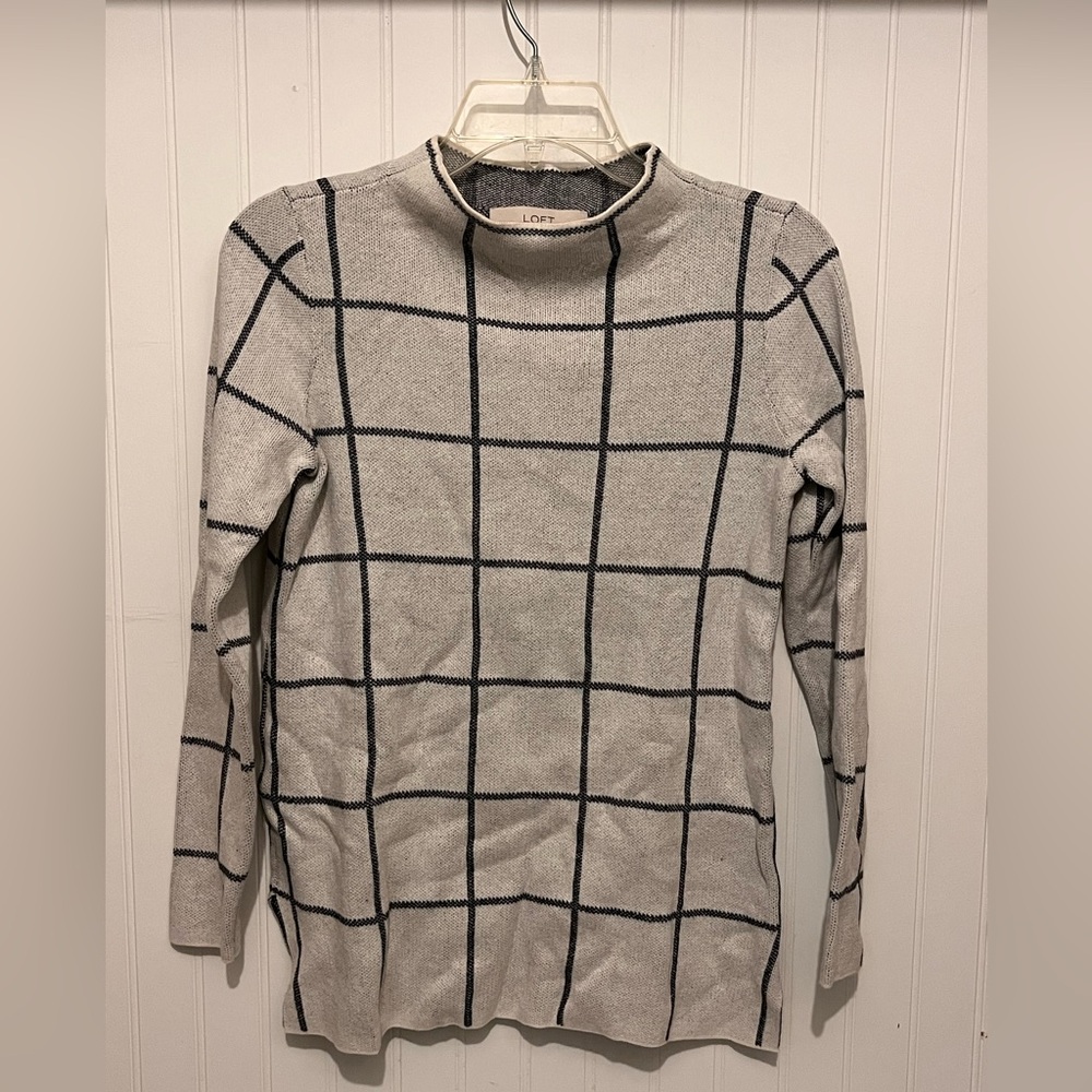 LOFT Black and White Knit Top